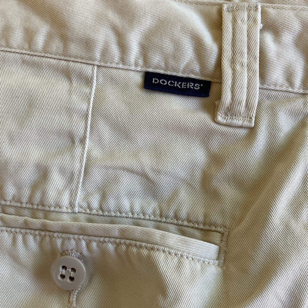 Dockers Men's Tan SHORTS
